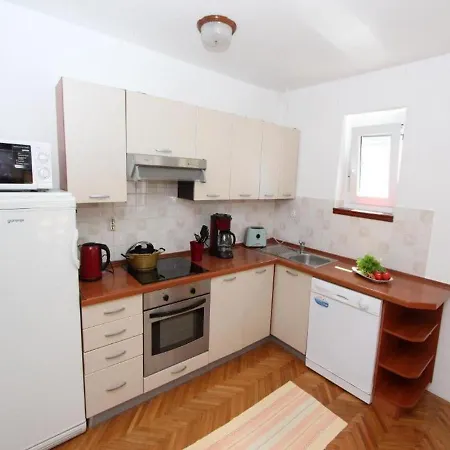 Frane Apartment